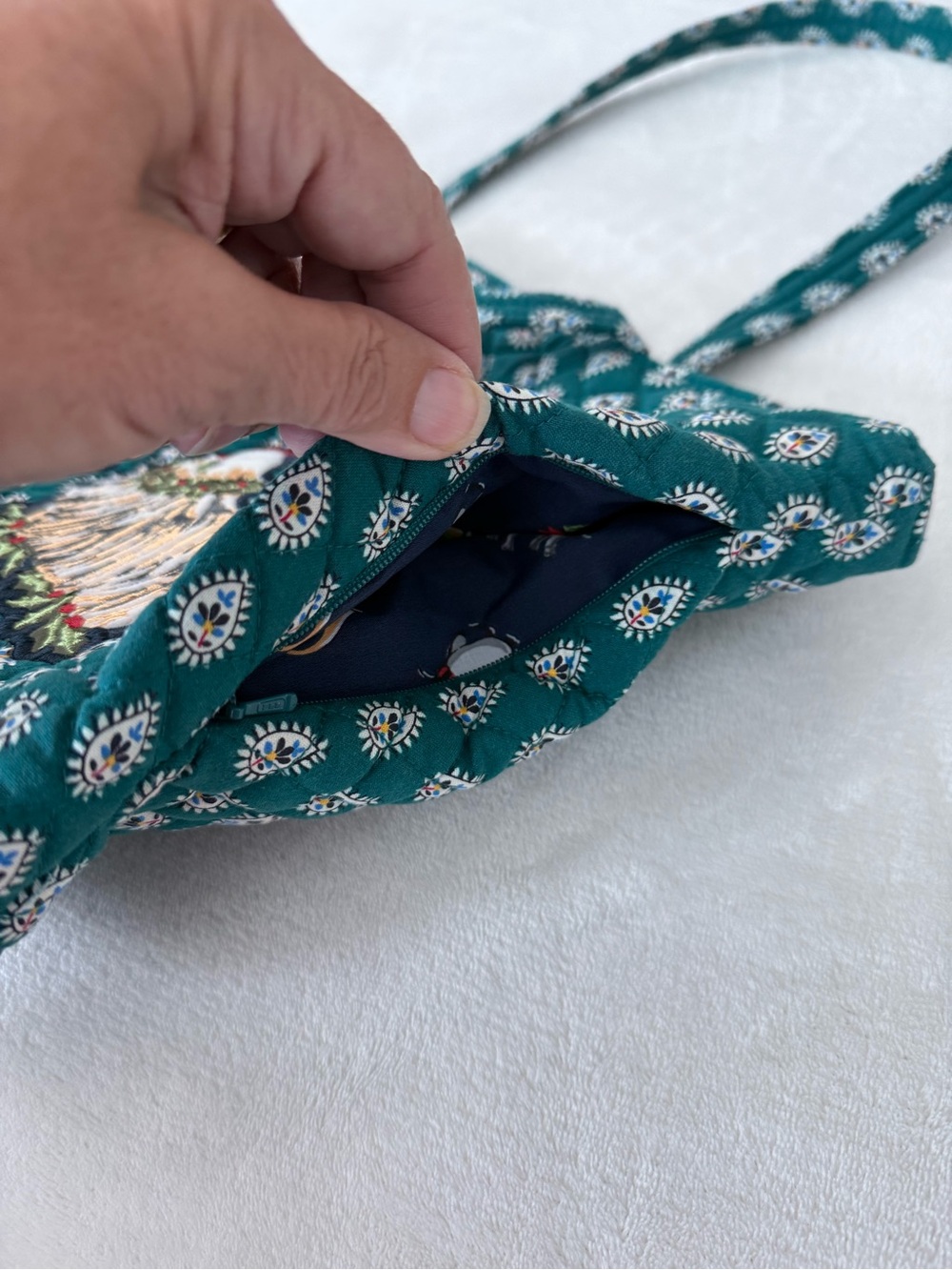 Vera Bradley Tote "French Hen" quilted green cotton embroidered w/ chickens - Picture 4 of 10